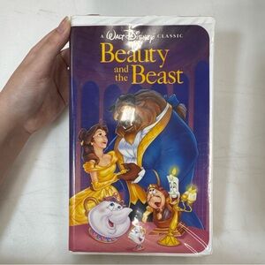 A Walt Disney Classic Beauty and the Beast (VHS Tape, 1992) Sealed